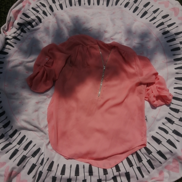 Lightweight pale pink shirt with zip, medium 3 for 20$ - Picture 4 of 5